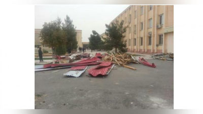 Изрображение 'В КАТТАКУРГАНЕ СЛЕТЕВШАЯ С ХОКИМИЯТА КРЫША УБИЛА МЕСТНОГО ЖИТЕЛЯ'