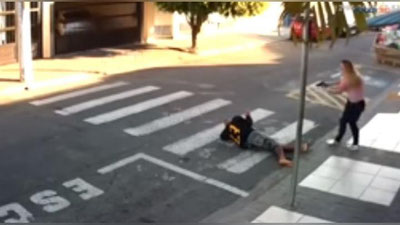 Изрображение 'ГРАБИТЕЛЬ БЫЛ УБИТ ВО ВРЕМЯ НАПАДЕНИЯ НА ШКОЛЬНИКОВ В САН-ПАУЛУ (ВИДЕО)'