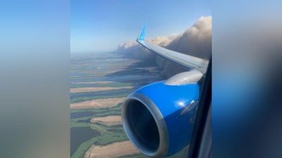 Изрображение 'Из-за пыльной бури самолет Ташкент-Термез приземлился в Бухаре'