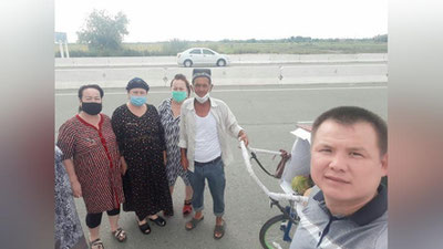 Изрображение 'В Каракалпакстане встретили аксакала, отправившегося в Мекку пешком (видео)'