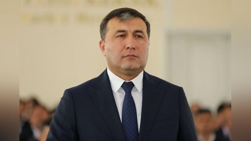 'Зойир Мирзаев Ангрен шаҳрининг сўконғич ҳокимига “ҳайфсан” берди'ning rasmi