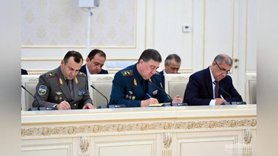 'Shavkat Mirziyoev "AI-80"  benzini narxini tushirish uchun 1 martgacha joriy etilgan  imtiyoz joylarda “o`yinga aylanib ketmasligi” kerakligi qat`iy ta`kidladi'ning rasmi