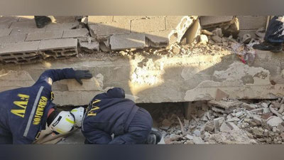 'O`zbekiston qutqaruvchilari Turkiyadagi vayronalar ostidan chiqarib olgan jasadlar soni 50taga etdi'ning rasmi