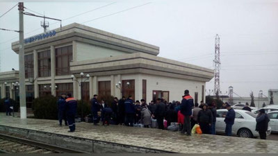 '"Qamchiq" dovoni yopildi. Yo`lovchilar temir yo`l orqali manziliga etkazildi'ning rasmi