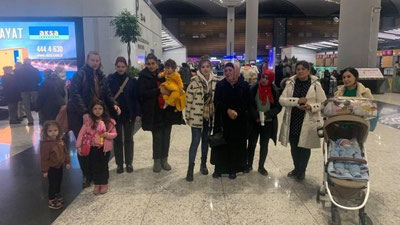 'Turkiyadagi zilzila hududida qolib ketgan 12 nafar o`zbekistonlik vatanga qaytarildi'ning rasmi