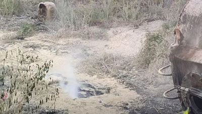 Изрображение 'Грузовик с серной кислотой опрокинулся в Казахстане'