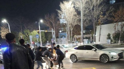 Изрображение 'У "Госпитального" рынка в Ташкенте водитель Hyundai Sonata насмерть сбил пешехода'