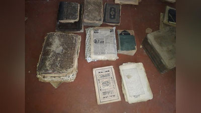 Изрображение 'Житель Яшнабада нашел в своем доме старинные книги'