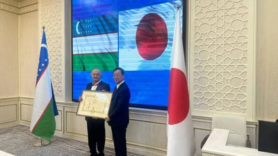 Изрображение 'Председатель Академии художеств Акмаль Нур награжден Императорским орденом Японии'