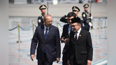 Изрображение 'Премьер-министра Малайзии встретили в аэропорту Ташкента (фото)'