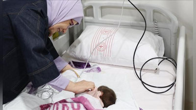 'Zilziladan omon qolgan 16 nafar chaqaloq Turkiya Prezidenti samolyotida Anqaraga olib kelindi'ning rasmi