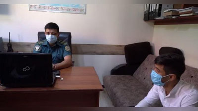 Изрображение 'В Самарканде молодых людей приговорили к аресту за видео в сети'