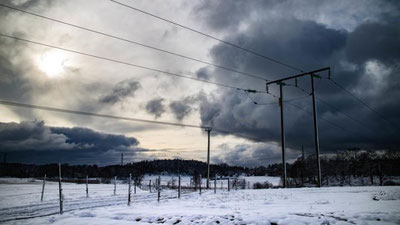 'Швецияда кучли бўрон ўн минглаб уйларни электрсиз қолдирди'ning rasmi