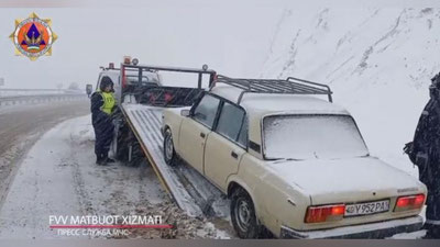 Изрображение 'МЧС поделилось кадрами эвакуационных мероприятий на занесенном снегом перевале Камчик'