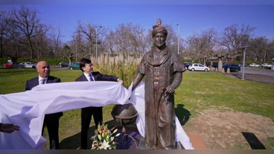 Изрображение 'Во французской Тулузе установлен памятник Мирзо Улугбеку (видео)'