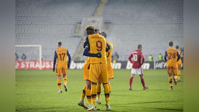 'KL. “Roma” safarda g`alaba qozonib pley-offga yo`l oldi. Shomurodov zaxiradan maydonga tushdi'ning rasmi