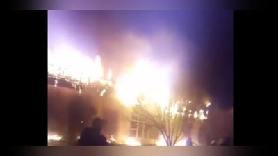Изрображение 'На Паркентском декханском базаре произошел крупный пожар (видео)'