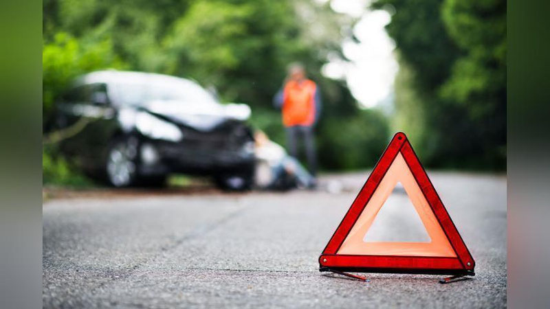 'Yakkabog` hokimi o`rinbosari ketayotgan mashina "Langar" suv omborining beton to`sig`iga urilib, halokatga uchradi'ning rasmi