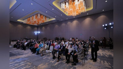 'Ўзбекистонга сайёҳлар оқимини ошириш учун "барча хизматлар жамланган" тарифларга эга туристик дастурлар ишлаб чиқиш таклифи илгари сурилди'ning rasmi