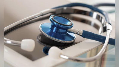 'Shavkat Mirziyoev poytaxtning sog`liqni saqlash tizimida yig`ilib qolgan muammolarini sanab o`tdi'ning rasmi