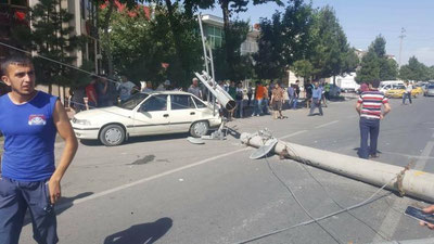 Изрображение 'ЧП В САМАРКАНДЕ: ТРАМВАЙ СНЕС СТОЛБ (ФОТО, ВИДЕО)'