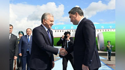 Изрображение 'Президент Узбекистана прилетел в Астану'