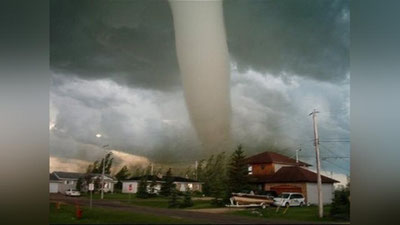 Изрображение 'ТОРНАДО В АМЕРИКАНСКОМ ШТАТЕ УБИЛ 23 ЧЕЛОВЕКА (ВИДЕО)'