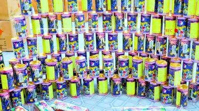 'Toshkent viloyatida 2 mlrd so`mga yaqin pirotexnika vositalarini olib ketayotgan shaxslar qo`lga tushdi'ning rasmi