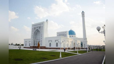 'Juma namozlarini faqat ochiq sahnalarda ado etilishiga oid cheklov bekor qilindi'ning rasmi