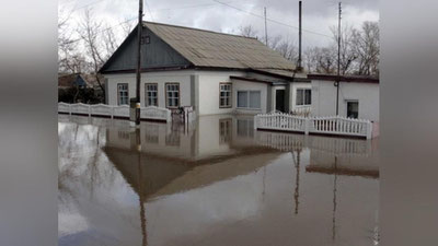 'Farg`onada Qirg`izistondagi kuchli yomg`ir oqibatida sel oqimlari hosil bo`ldi'ning rasmi