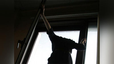 'Toshkentda dekan o`rinbosari talaba qizni zo`rlashga harakat qilib, derazadan itarib yuborgani aytilmoqda. Tekshiruv boshlandi'ning rasmi