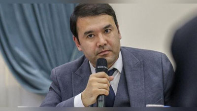 'Konstitusiya va qonun ba`zilar uchun nomiga yozilgan, amal qilinmaydigan bir parcha qog`ozga aylantirilyapti  — Rasul Kusherbaev'ning rasmi