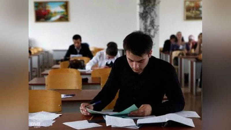 'Энди талаба давлат имтиҳонидан йиқилса, бир йил кутиб ўтирмайди'ning rasmi