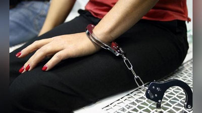 'Andijonda maktab o`quvchi qizlarini chuv tushirib ketayotgan 26 yoshli Zulfiyaxon ushlandi'ning rasmi