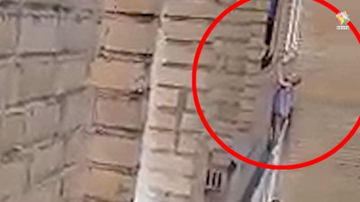 Изрображение 'В Подмосковье рабочие из Узбекистана пришли на помощь ребенку, упавшему с 4-го этажа (видео)'