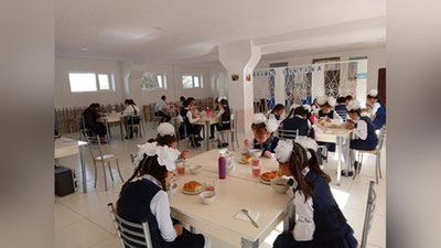 'Qoraqalpog`iston Respublikasi va Xorazmdagi boshlang`ich sinf o`quvchilarini ovqatlantirish tartibi belgilandi'ning rasmi