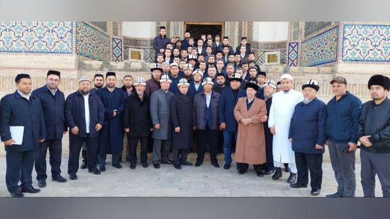 'Қирғиз уламолари Бухорода бўлишди'ning rasmi