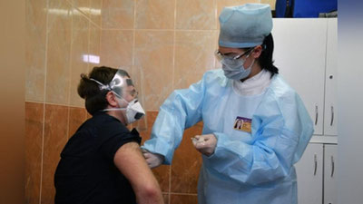 'Koronavirus vaksinasi bilan kimlarni emlash mumkin emas?'ning rasmi