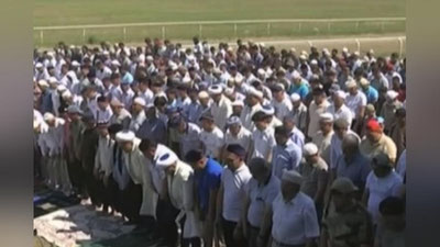 'Qozog`iston dindorlari anomal issiq tufayli yomg`ir so`rash marosimini o`tkazishdi'ning rasmi