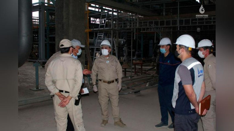 '“Ўзбекнефтгаз” Бошқарув раиси “Uzbekistan GTL” заводида олиб борилаётган қурилиш-монтаж ишлари ҳолатини ўрганди'ning rasmi