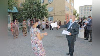 'Qashqadaryo viloyati va Qarshi shahar hokimlari ehtiyojmandlarga haytlik tarqatdi'ning rasmi