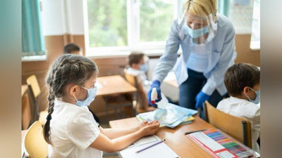 'Maktablarda gibrid ta`limdan voz kechildi. Endi hamma an`anaviy o`qiydi'ning rasmi