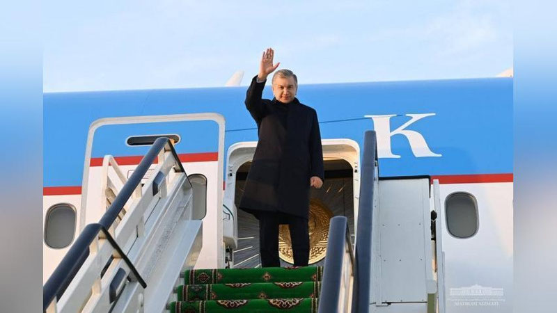 'Президент Иқтисодий ҳамкорлик ташкилоти саммитида иштирок этиб, Ашхободдан Тошкентга қайтди'ning rasmi