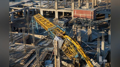 'Navoiyda ko`tarma kran qulab tushdi (foto)'ning rasmi