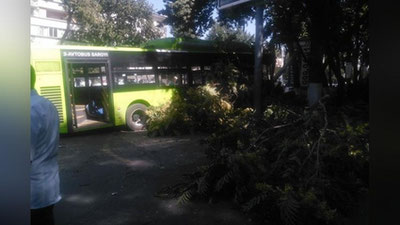 'Toshkentda "Lasetti" avtobusga borib urildi. Oqibatda...'ning rasmi