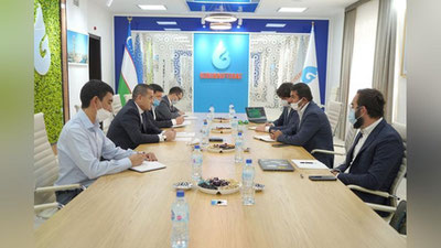 '“O`zbekneftgaz”: Mehriddin Abdullaev “The Boston Consulting Group” kompaniyasining Boshqaruv rahbari bilan uchrashdi (Foto)'ning rasmi