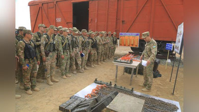 '“Nukus” poligonida harbiy texnikalarni vagonlarga yuklash bo`yicha ko`rgazmali mashg`ulot o`tkazildi'ning rasmi