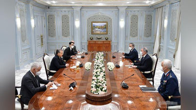 'Shavkat Mirziyoev Turkiya mudofaa vazirini qabul qildi'ning rasmi