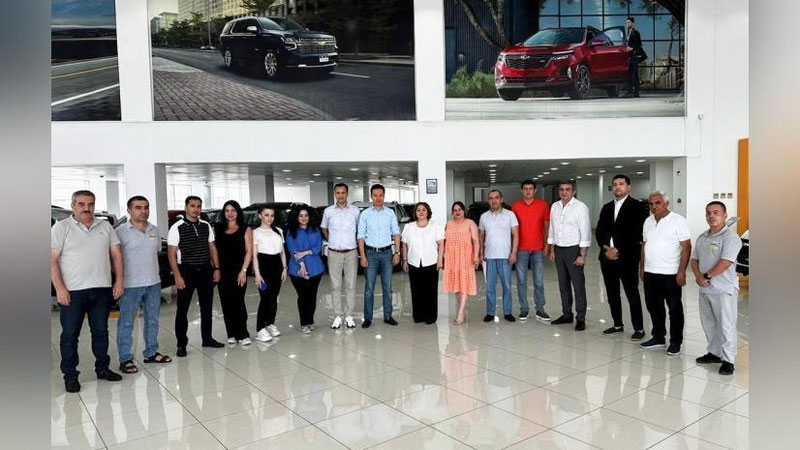 'UzAuto Motors Озарбайжонда дистрибюторлар учун тренинг ўтказди'ning rasmi