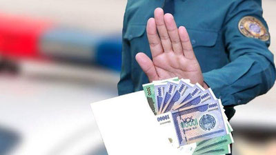 'Navoiyda  YPX inspektoriga "kelishishni" taklif qilgan fuqaro pora bilan ushlandi'ning rasmi